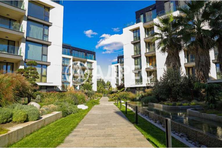 Многостаен апартамент, Варна, к.к. Св.Св. Константин и Елена, 636202, Снимка 1