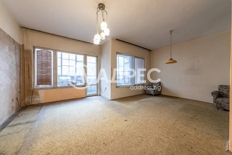 Тристаен апартамент, Варна, Червен площад, 669203, Снимка 2