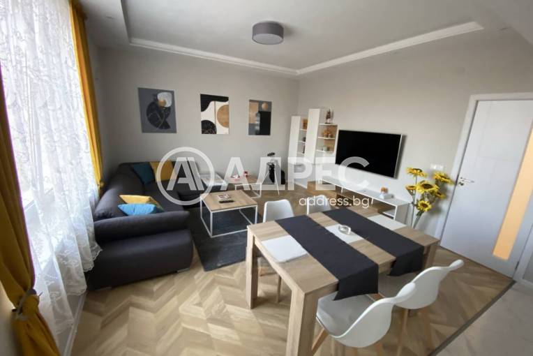 Тристаен апартамент, Димитровград, 656204, Снимка 1