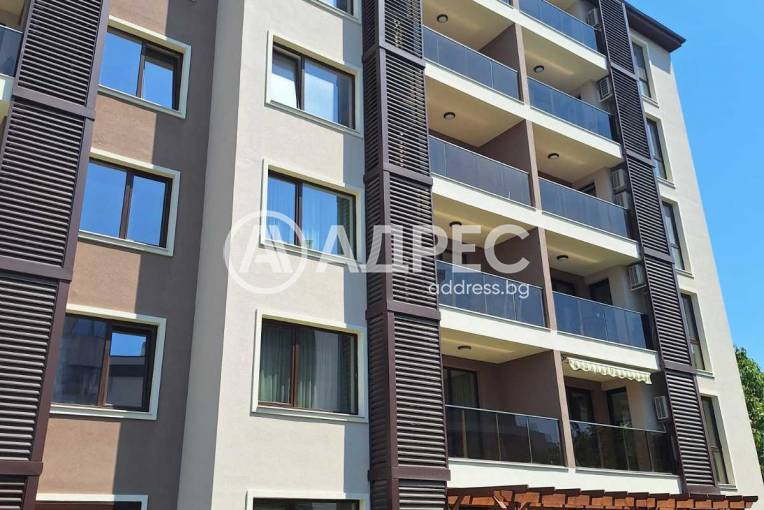 Тристаен апартамент, Варна, к.к. Св.Св. Константин и Елена, 665207, Снимка 1