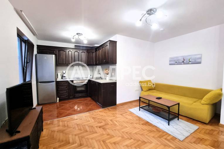 Тристаен апартамент, Варна, Гръцка махала, 671211, Снимка 1