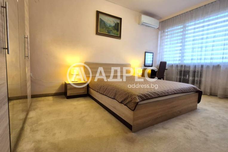 Тристаен апартамент, София, Хиподрума, 677212, Снимка 1