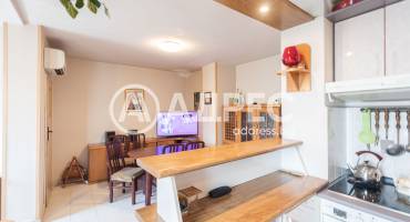 Тристаен апартамент, Варна, Икономически университет, 679218, Снимка 1