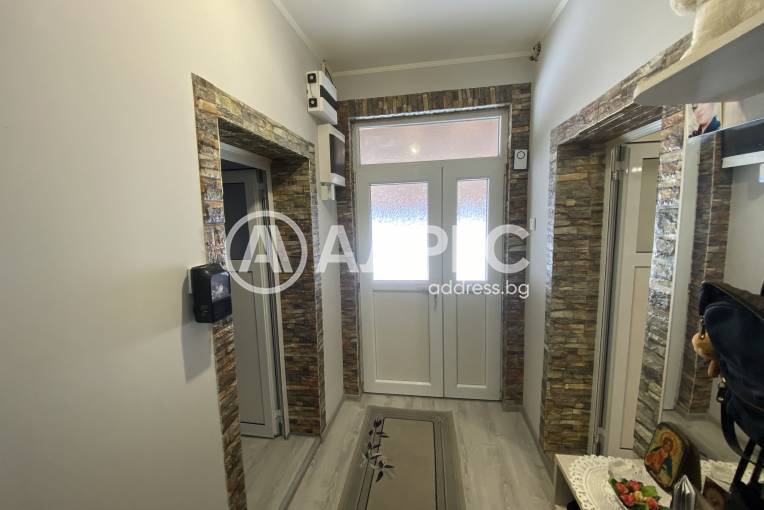 Къща/Вила, Търнак, 683223, Снимка 11