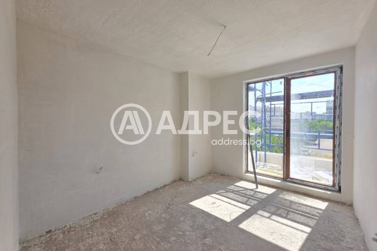 Тристаен апартамент, София, Левски В, 700225, Снимка 1