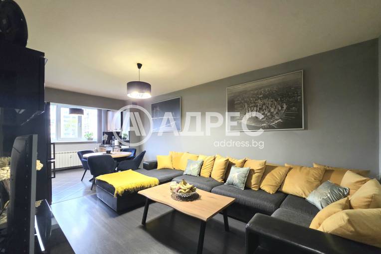 Тристаен апартамент, София, Обеля 2, 692228, Снимка 1