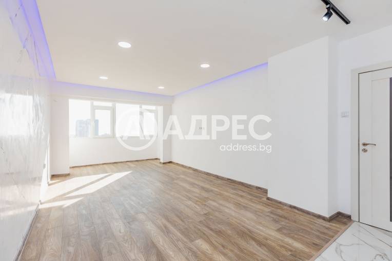 Тристаен апартамент, Варна, Владислав Варненчик, 679229, Снимка 1