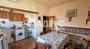 Тристаен апартамент, Ямбол, Център, 667232, Снимка 1