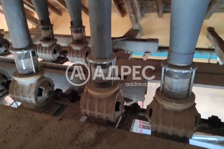 Стопанска сграда/Ферма, Златна нива, 683234, Снимка 1