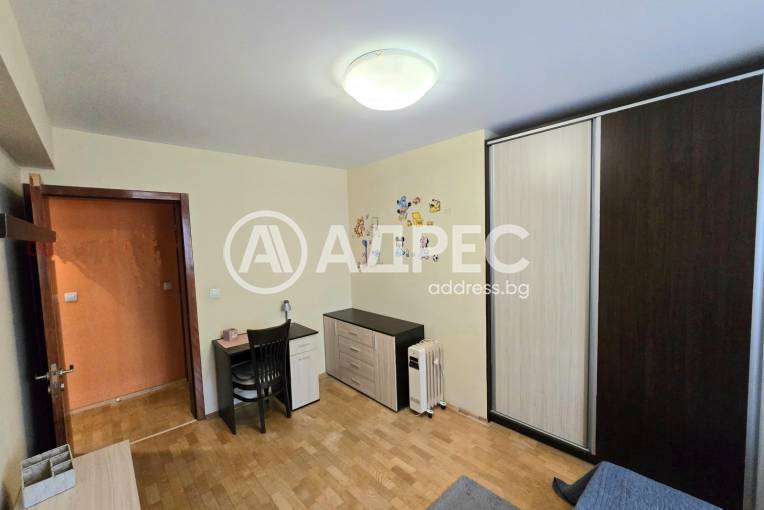 Тристаен апартамент, Варна, Окръжна болница, 700235, Снимка 5