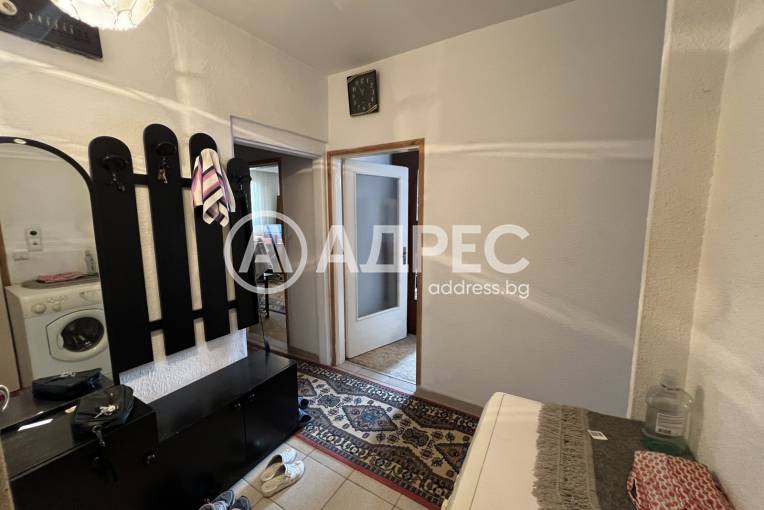 Тристаен апартамент, Шумен, Боян Българанов 2, 638236, Снимка 1