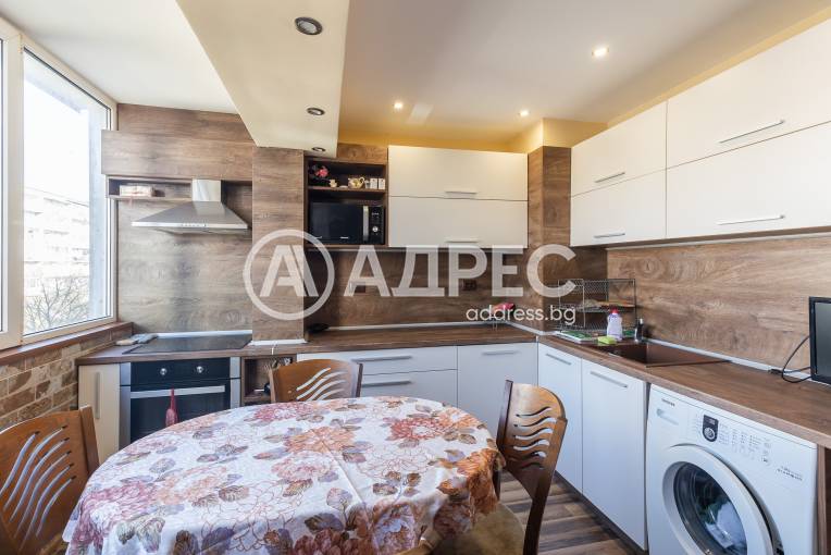 Тристаен апартамент, Варна, Цветен квартал, 676236, Снимка 1