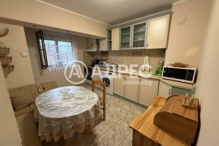 Тристаен апартамент, Хасково, Куба, 677236, Снимка 1