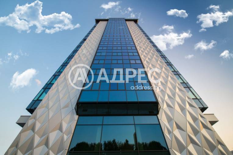 Тристаен апартамент, София, Изток, 703250, Снимка 1