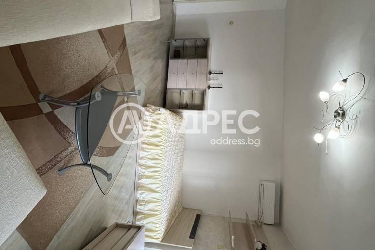 Двустаен апартамент, Варна, Червен площад, 682251, Снимка 2