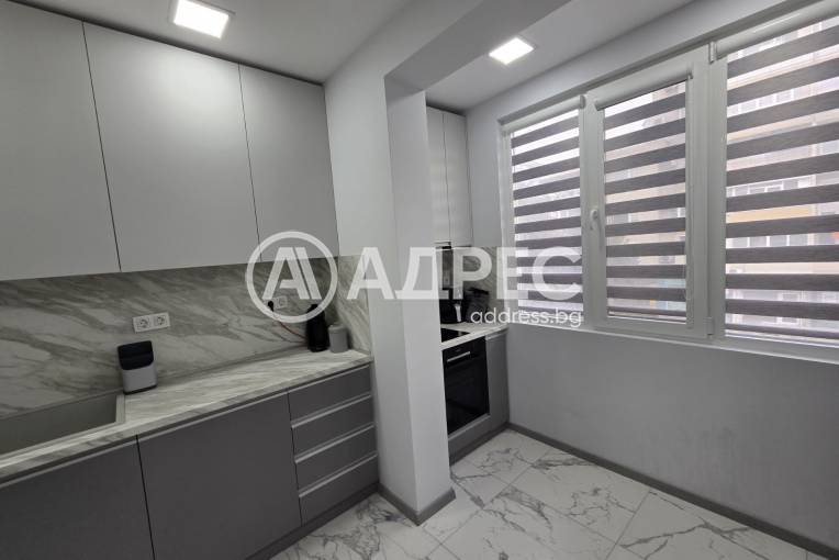 Многостаен апартамент, Варна, Базар "Левски", 678255, Снимка 1