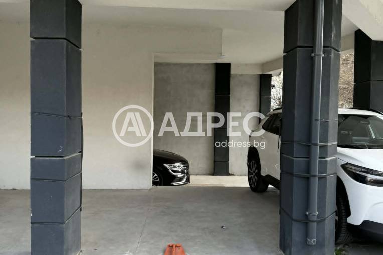 Паркомясто/Гаражна клетка, Варна, Цветен квартал, 691258, Снимка 1