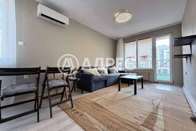 Двустаен апартамент, София, Бели брези, 678266, Снимка 1