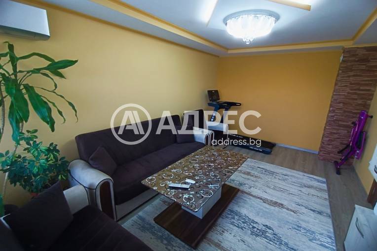 Тристаен апартамент, Разград, Орел, 698266, Снимка 1