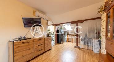 Тристаен апартамент, Варна, Цветен квартал, 671267, Снимка 1