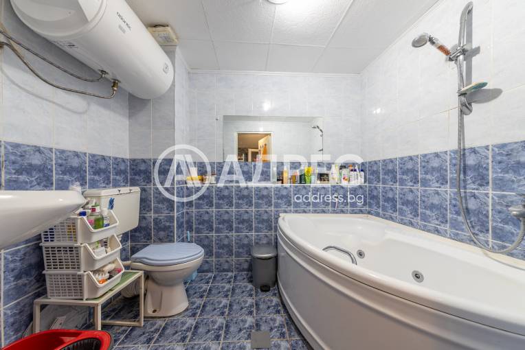 Тристаен апартамент, Варна, Цветен квартал, 671267, Снимка 13