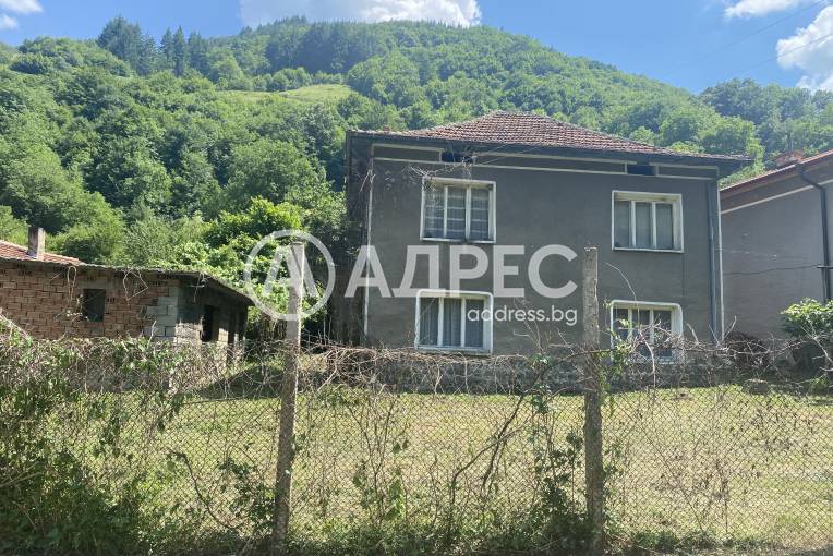 Къща/Вила, Оселна, 700267, Снимка 1