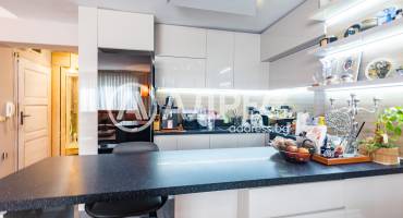 Многостаен апартамент, Варна, Икономически университет, 677276, Снимка 3