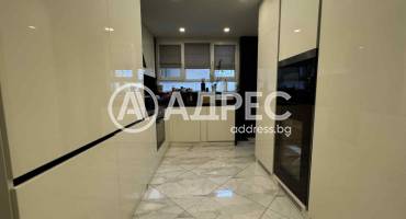 Тристаен апартамент, София, Света троица, 676290, Снимка 1