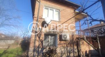 Къща/Вила, Юнаците, 681296, Снимка 1