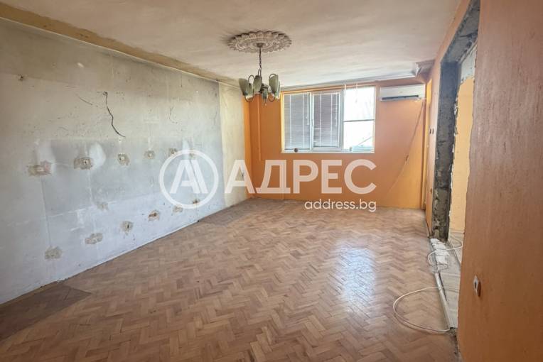 Тристаен апартамент, Плевен, Идеален център, 686302, Снимка 1