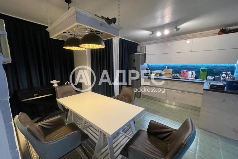 Тристаен апартамент, Варна, Операта, 686304, Снимка 1