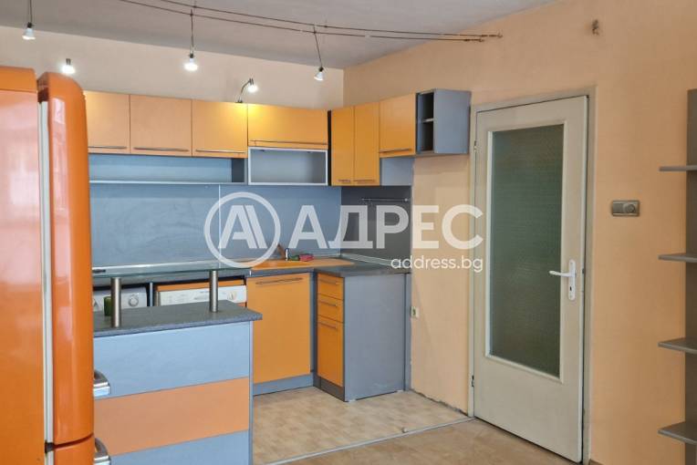 Тристаен апартамент, Варна, Окръжна болница, 689305, Снимка 1