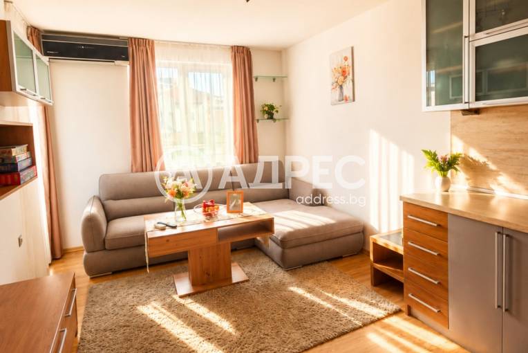 Двустаен апартамент, Варна, Център, 703309, Снимка 2