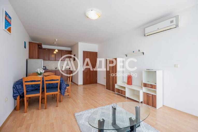 Двустаен апартамент, Варна, к.к. Св.Св. Константин и Елена, 691310, Снимка 5