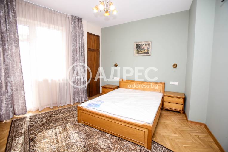 Тристаен апартамент, София, Център, 696318, Снимка 1