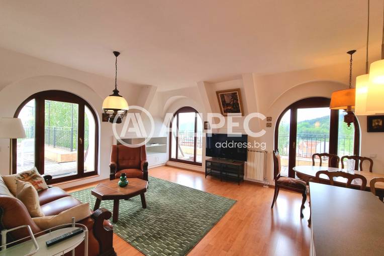 Тристаен апартамент, София, Камбаните, 690319, Снимка 1