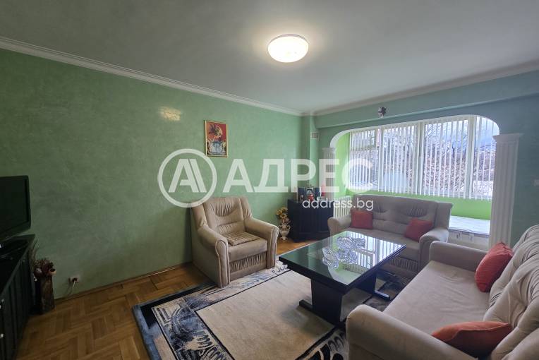 Двустаен апартамент, София, Красна поляна 1, 689322, Снимка 1