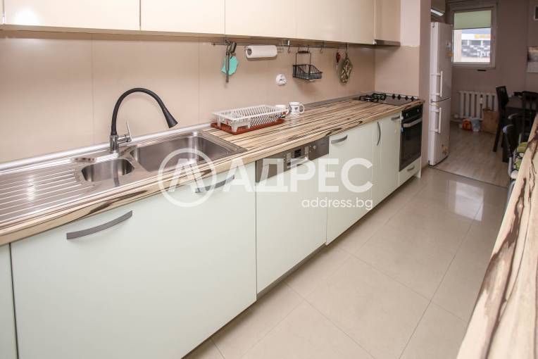 Тристаен апартамент, София, Гоце Делчев, 681324, Снимка 3