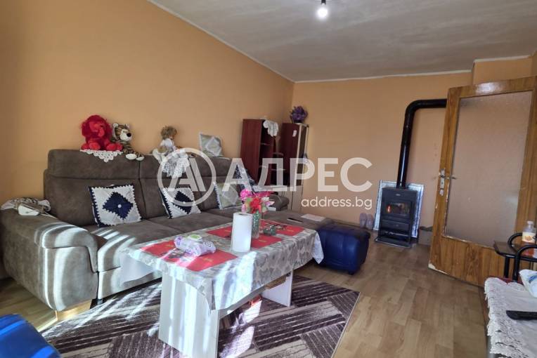 Тристаен апартамент, Павликени, 682324, Снимка 1