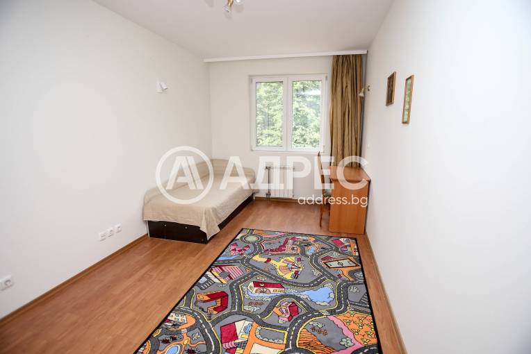Тристаен апартамент, София, Стрелбище, 696324, Снимка 1
