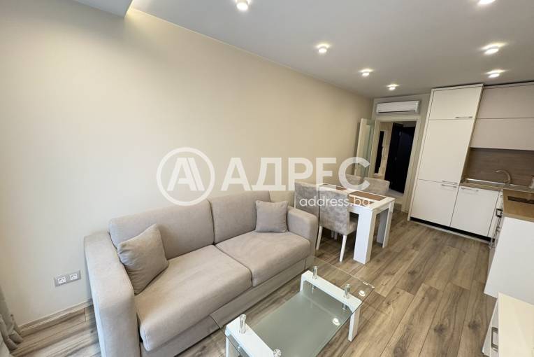 Двустаен апартамент, Варна, Червен площад, 692329, Снимка 1