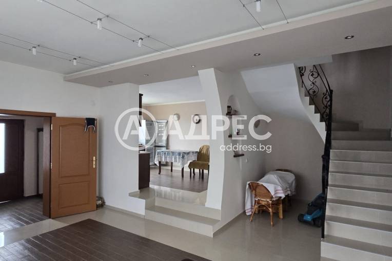 Къща/Вила, Каменар, 685333, Снимка 3