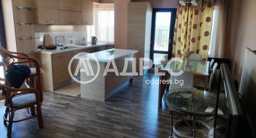 Тристаен апартамент, Приселци, 681335, Снимка 1