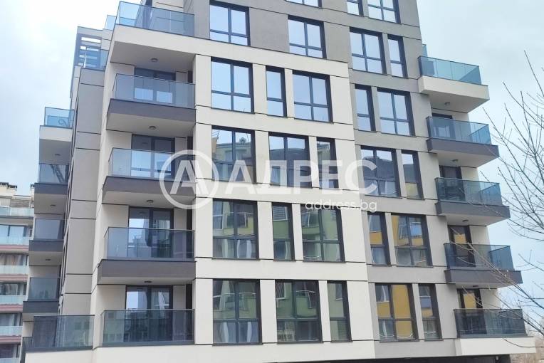 Тристаен апартамент, София, Полигона, 666336, Снимка 1