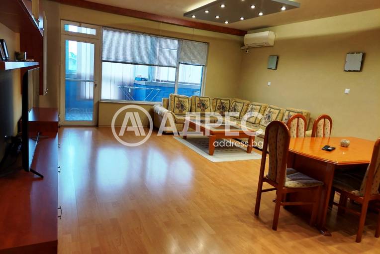 Тристаен апартамент, Благоевград, Център, 684337, Снимка 1