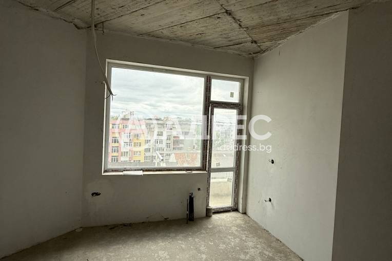 Тристаен апартамент, Добрич, Център, 336341, Снимка 1