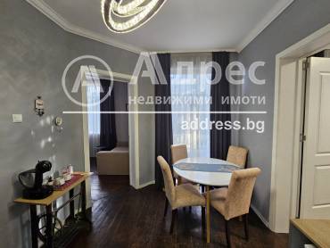 Тристаен апартамент, Варна, Идеален център, 601342, Снимка 1