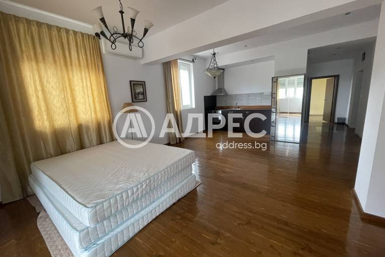 Тристаен апартамент, Шумен, Добруджански, 691342, Снимка 1