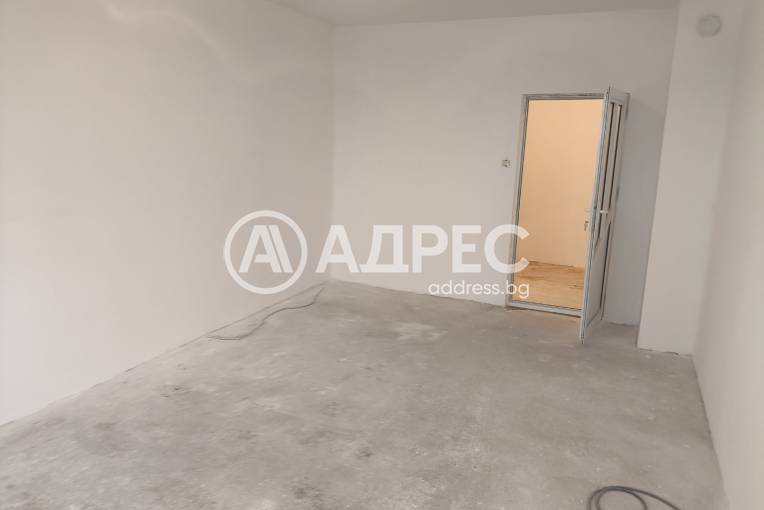 Тристаен апартамент, Разград, Орел, 674345, Снимка 1