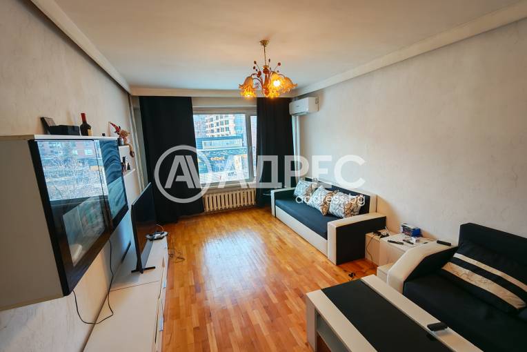 Двустаен апартамент, София, Борово, 687347, Снимка 1